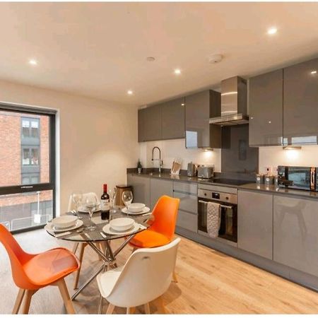 Spacious Balcony View Apt Near Nec Bhx Free Parking Sleeps 4 Hockley Heath Exterior photo