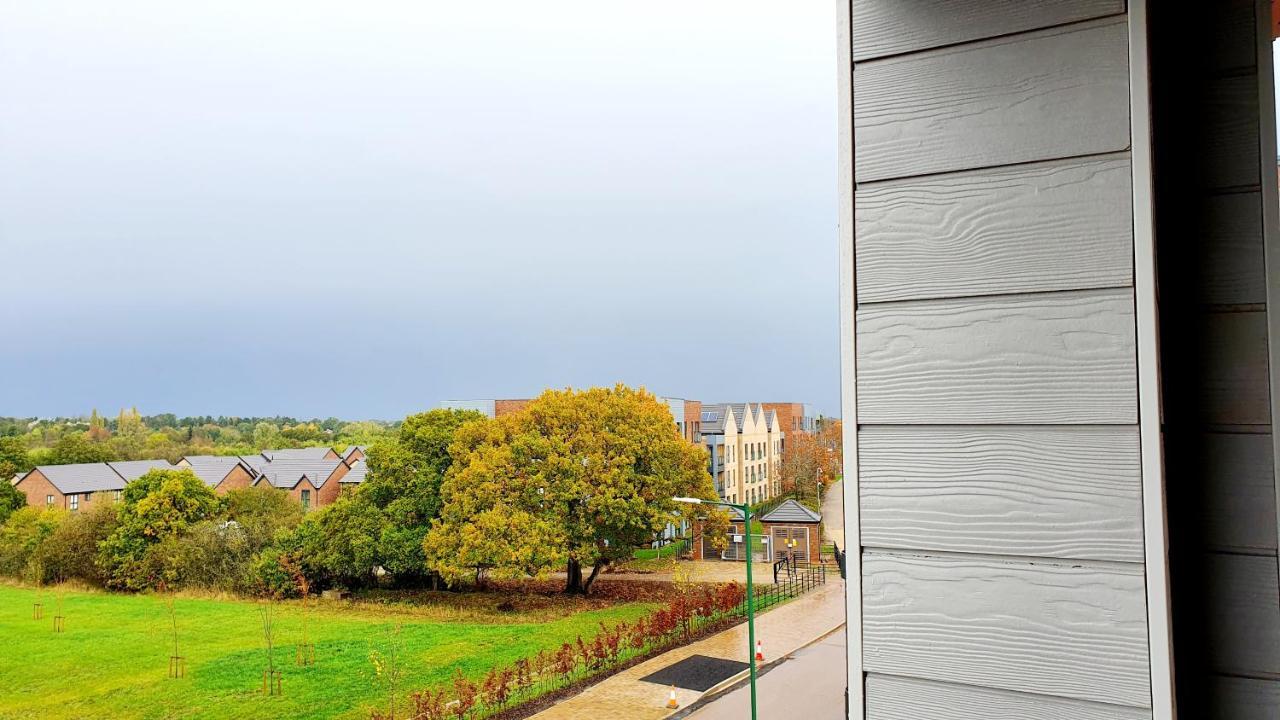 Spacious Balcony View Apt Near Nec Bhx Free Parking Sleeps 4 Hockley Heath Exterior photo