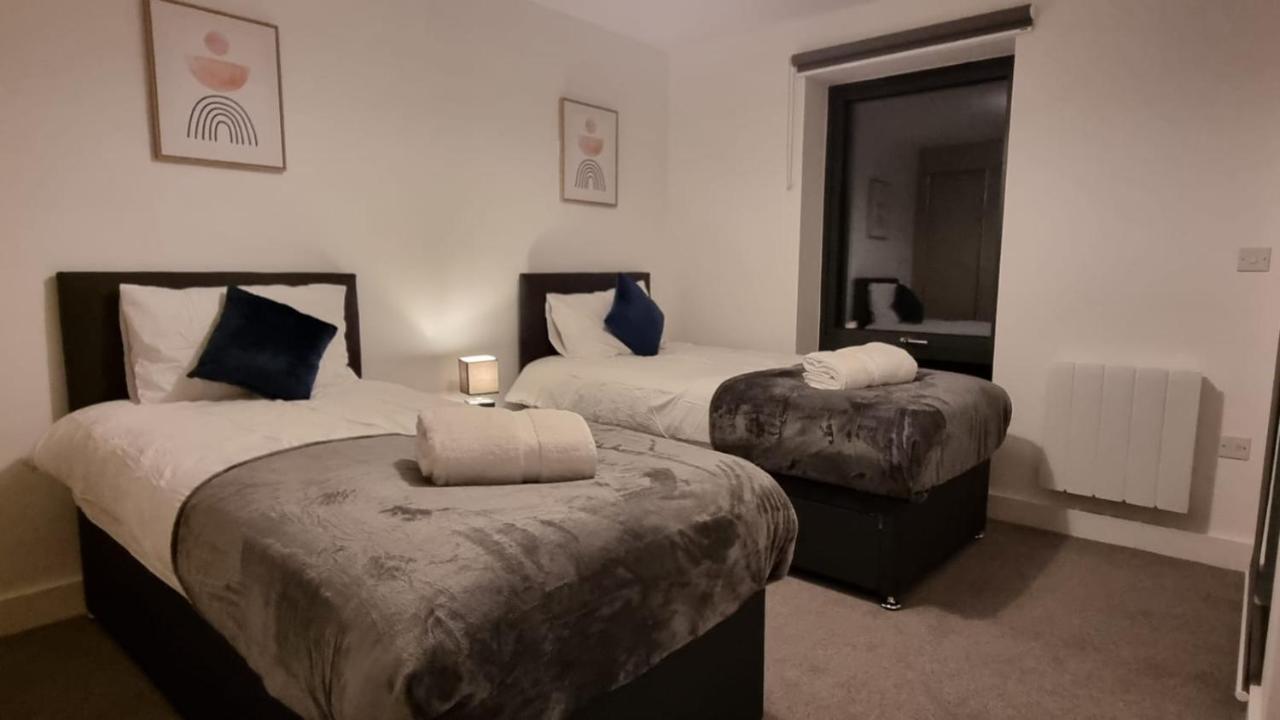 Spacious Balcony View Apt Near Nec Bhx Free Parking Sleeps 4 Hockley Heath Exterior photo