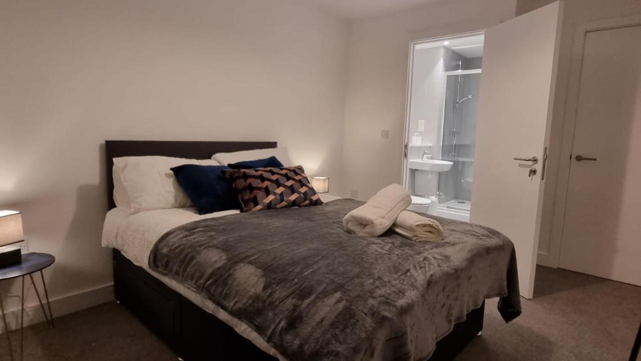 Spacious Balcony View Apt Near Nec Bhx Free Parking Sleeps 4 Hockley Heath Exterior photo