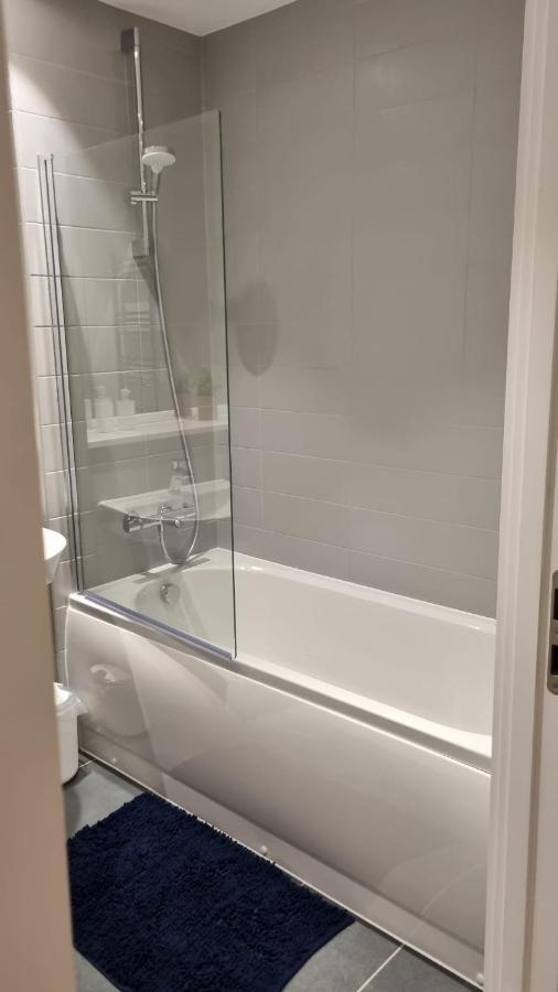 Spacious Balcony View Apt Near Nec Bhx Free Parking Sleeps 4 Hockley Heath Exterior photo